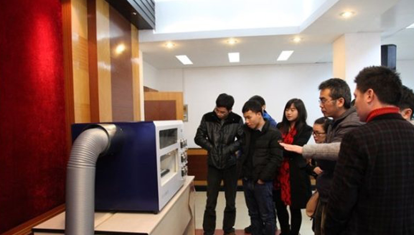 全自動(dòng)石墨消解演示中