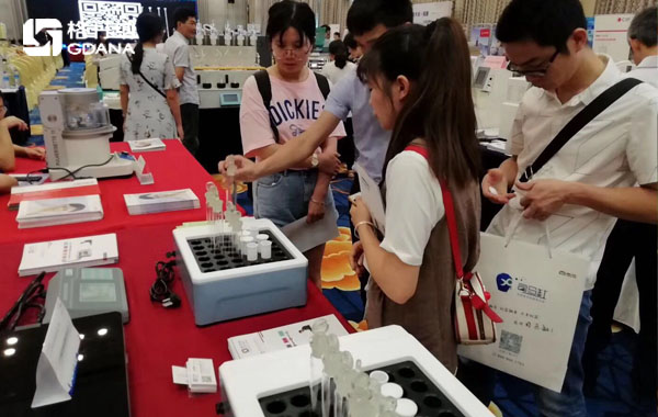 參觀現(xiàn)場(chǎng)