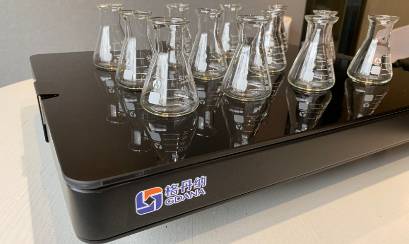 實(shí)驗(yàn)電熱板