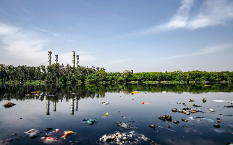 實(shí)驗(yàn)電熱板在重金屬?gòu)U水處理中的優(yōu)勢(shì)