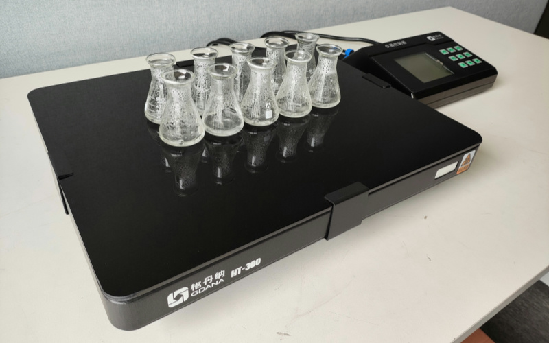 實(shí)驗(yàn)電熱板